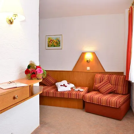 Tanneneck Hotel Garni